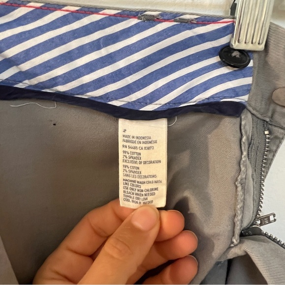 Grey Short Shorts - American Eagle (Size 2 shorts) 🐭 - Picture 9 of 14